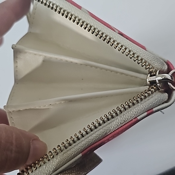 Kate Spade Women's Zipper Wallet  Pink and Cream  Size 7.5" Wide 4" length - Picture 13 of 16